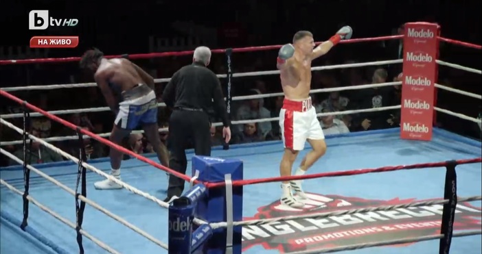 Българският боксьор Тервел Пулеви записа категорична победа над американеца Дионардо