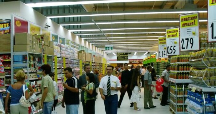 БулотоТемата с печалбите на веригите хипермаркети в България е широкообсъждана