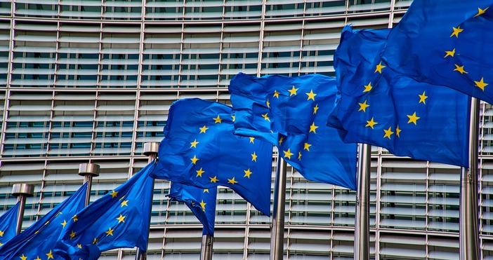 Европейската комисия съобщи че е изплатила последната за годината вноска