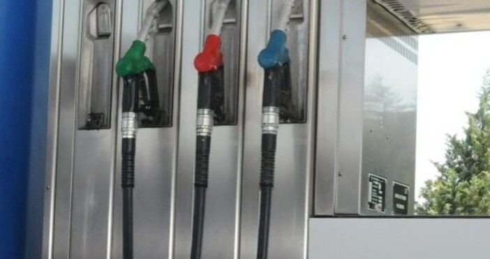 През последните дни цените на горивата паднаха до най-ниските си