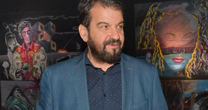 Николай Милчев Кънчев (роден на 26 декември 1960 г. в Червен бряг) е български журналист, радио и телевизионен водещ, шоумен. По-популярен