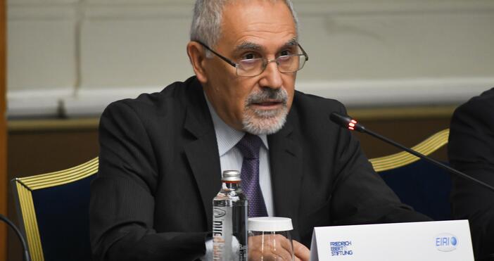 22 месеца от началото на войната не сме по-близо до