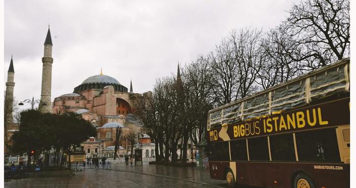 В Истанбул вдигат цените на обществения транспорт  на автобусите