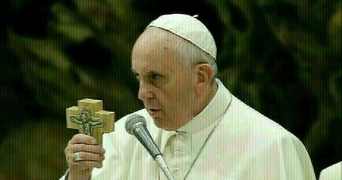 Папата има сериозни зравословни проблеми Папа Франциск не успя да довърши своя реч днес заради