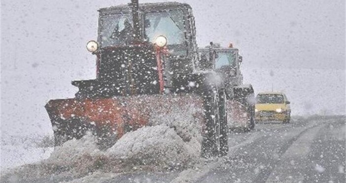 Агенция Пътна инфраструктура  апелира шофьорите да тръгват на път с автомобили подготвени за зимни условия