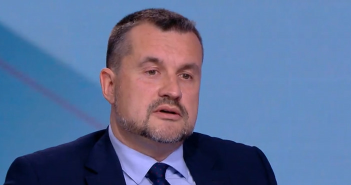 Политологът Калоян Методиев който е бивш началник на кабинета на