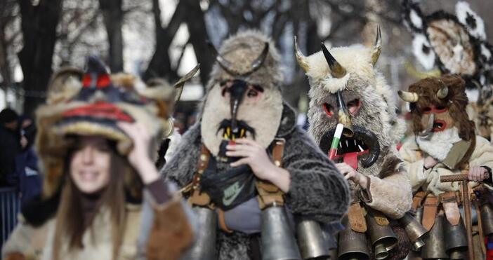 Днес е третият последен ден на Международния фестивал на маскарадните