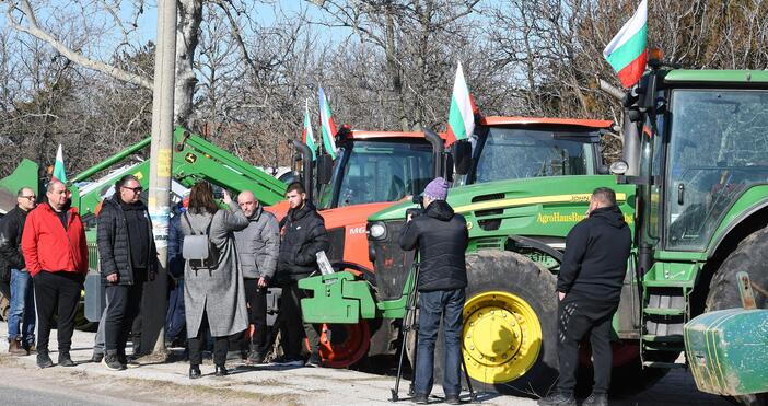 Снимки: Земеделци от хасковско се вдигнаха на мирен протест с