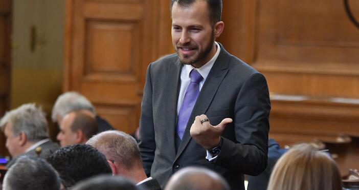 Искрен Митев не смята, че ПП, ГЕРБ и ДПС са