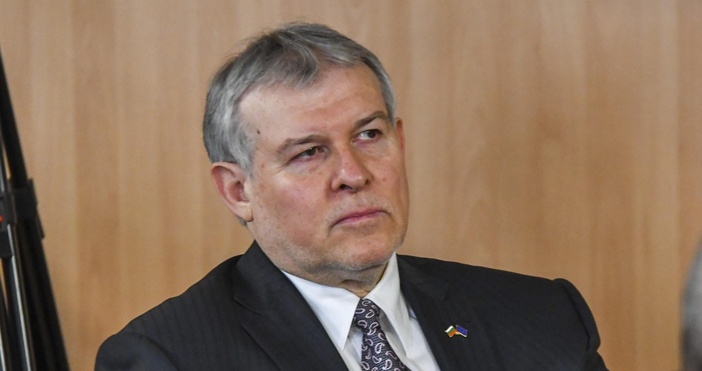 Лидерът на СДС Румен Христов пред Нова телевизия обясни, че премиерът акад. Николай