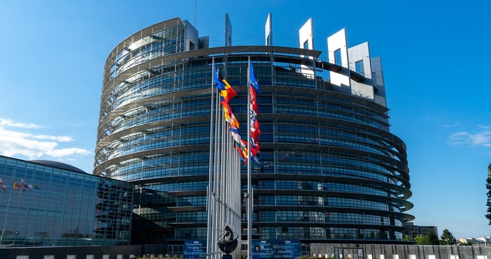 Заместник председателят на Европейската комисия Маргаритис Схинас призова днес за проверка