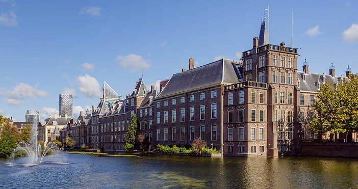 14 висши училища в Нидерландия се обявиха срещу приема на