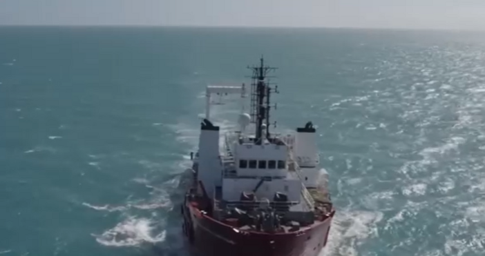 Стопкадър Нова ТвЕксклузивна новина за българския полярен кораб Научноизследователският кораб Св