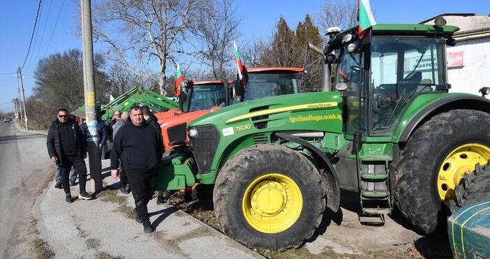 Земеделските производители от Кюстендилско продължават протестите си в понеделник от