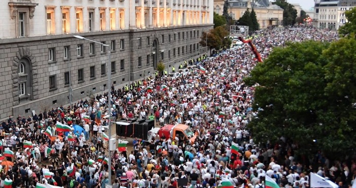 Над 70 хиляди са българите, които са сменили своя единен граждански
