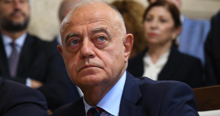 Съпредседателят на Демократична България Атанас Атанасов заяви, че ще предостави