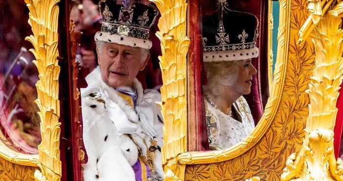 Британският крал Чарлз III се завърна в Лондон от кралската