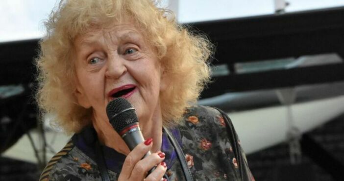 Сатиричният театър отбеляза 90 годишнината на Татяна Лолова тази вечер със