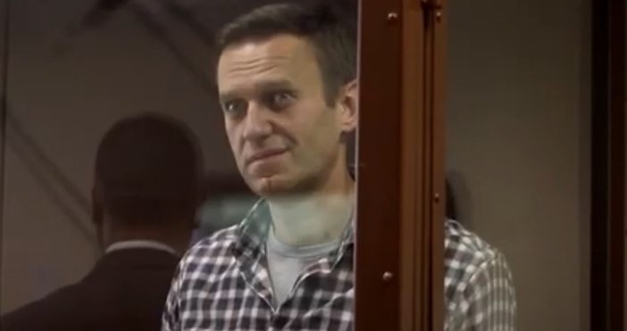 На телевизионния екран хвърленият в затвора опозиционен лидер Алексей Навални
