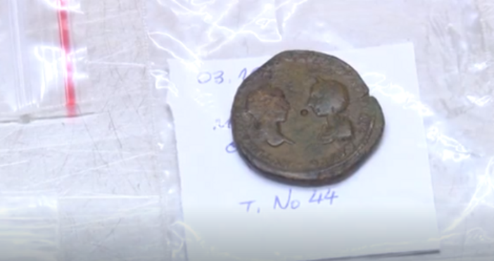 Край Търновско село археолози намериха рядък медальон с изображението на