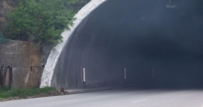 Десетки коли са блокирани преди тунела Траянови врата на магистрала