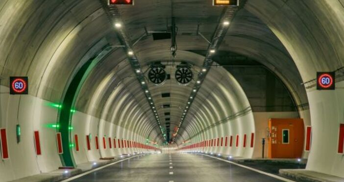 Днес ще бъде пуснато движението през тунел Железница на АМ