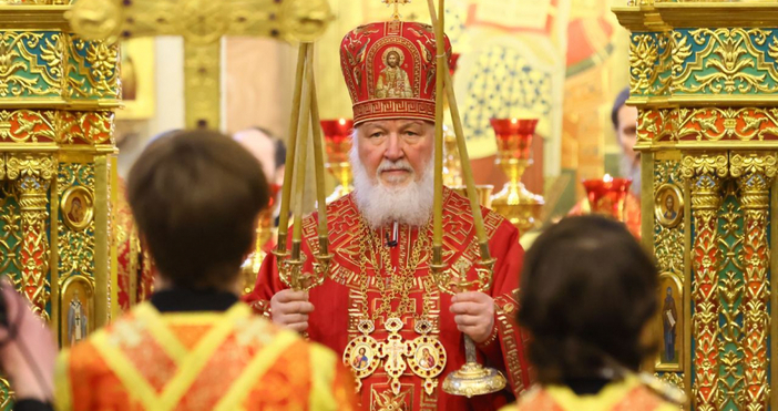 Руският Патриарх Кирил произнесе проповед в литургията в църквата Троица в