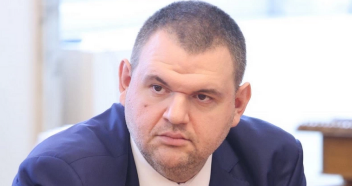 Делян Пеевски също заяви, че настоява за оставката на военния