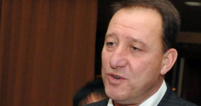 Всички без ПП и ДБ искат оставката на министър Тагарев
