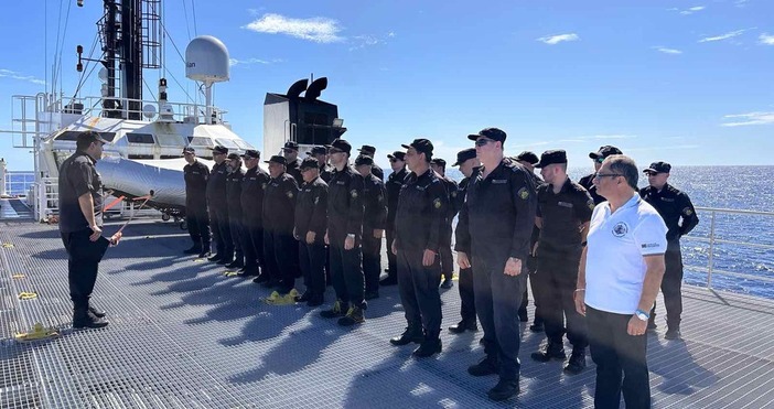 Българи отбелязаха Националния празник 3 март край бреговете на Бразилия Екипажът
