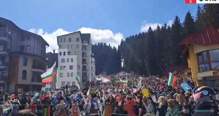 Над 1000 скиори и сноубордисти с народни носии и трибагреници