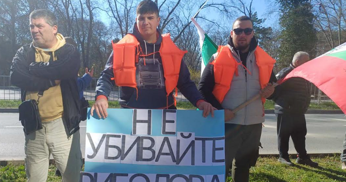 Снимки БСП ВарнаОстра реакция на социалистите срещу изграждането на вятърни електроцентрали в