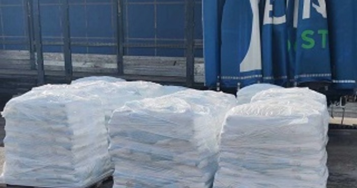 Митническите служители на МП Лесово задържаха голямо количество от 23