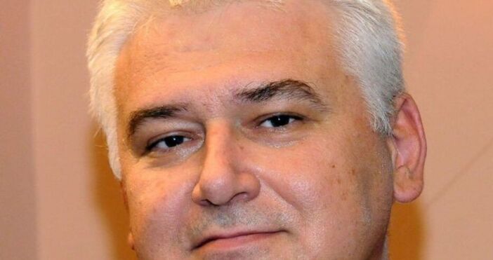 Преподавателят по конституционно право проф Пламен Киров коментира издаденият вчера