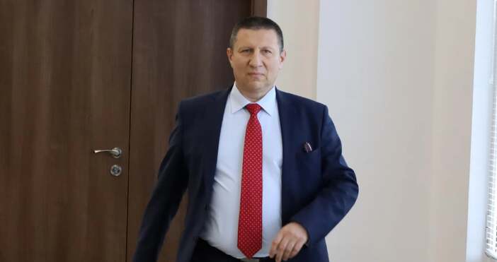 И ф главен прокурор  Борислав Сарафов внесе предложение до Прокурорската колегия