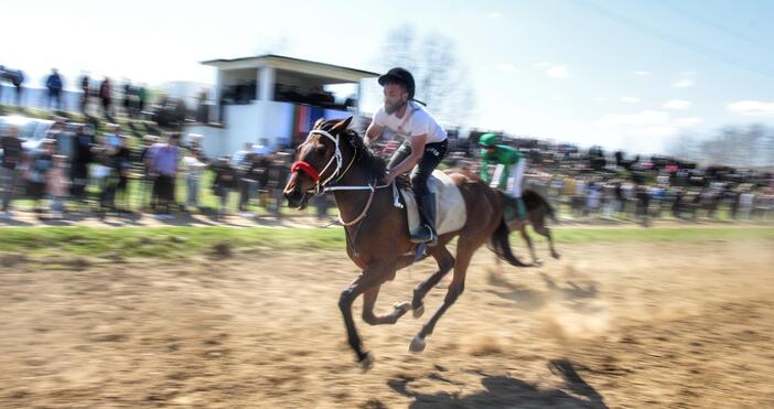 Хиляди се събраха в Дългопол, за да се насладят на