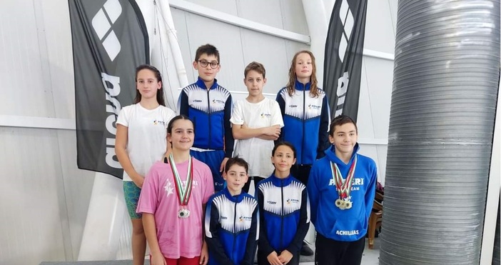 Най малките състезатели на клуб по плувни спортове Астери взеха участие