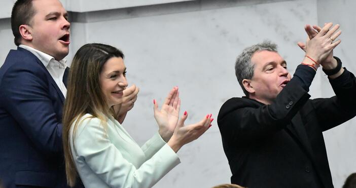 Думата харакири от днес има ново значение – хараКиро. Това