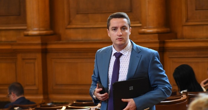 Драмата около роден политик приключи Явор Божанков остава в политиката Както