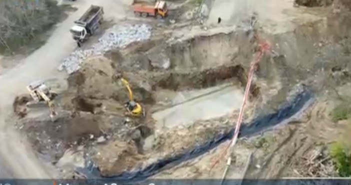 Седем месеца след потопа в Царево започна изграждането на моста