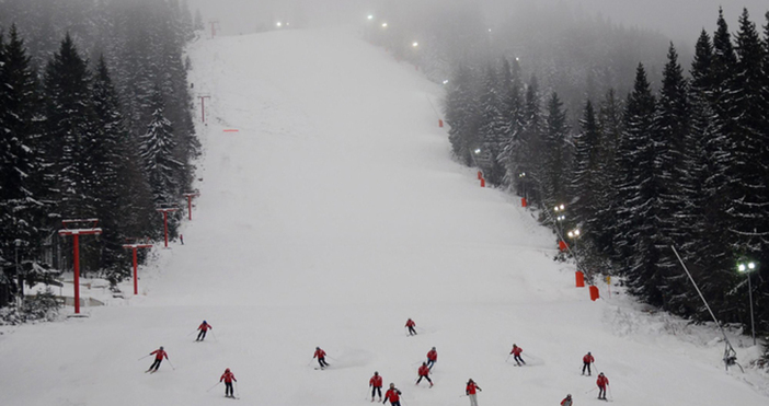 Ски зоната в Пампорово прие любители на зимния спорт за последно