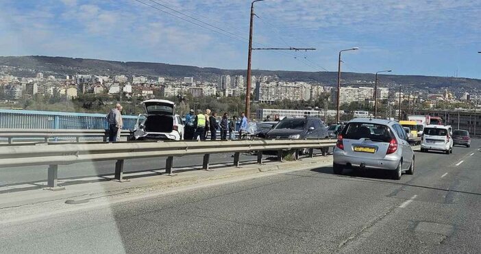 Верижна катастрофа се е случила на Аспаруховия мост във Варна
