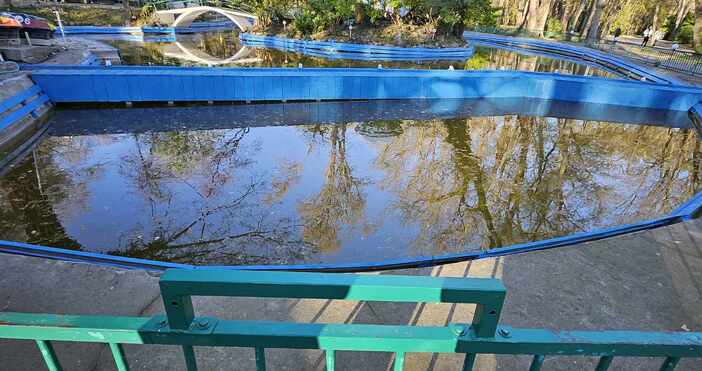 Едно от любимите места на поколения варненци - езерцето с