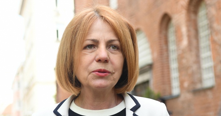 Йорданка Асенова Фандъкова е българска учителка  политик от ГЕРБ и най дълго управлявалият кмет на София  2009 2023  В периода 2005