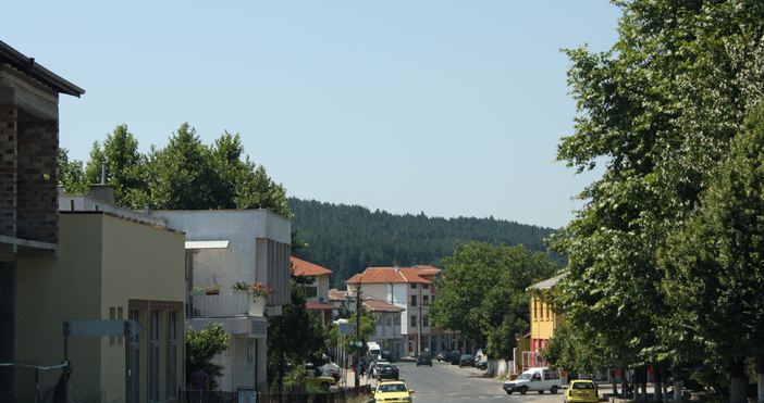 Джѐбел е град в Южна България. Той се намира в Област Кърджали и е в близост