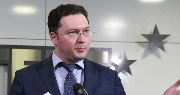 Предложеният за външен министър Даниел Митов отказва да заеме постав