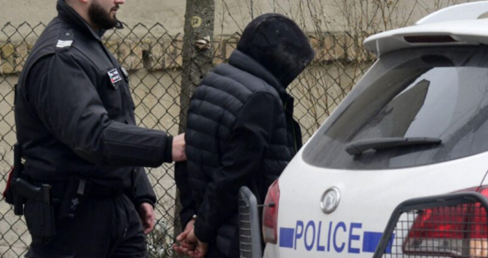 Седем души са задържани по време на масирана специализирана полицейска
