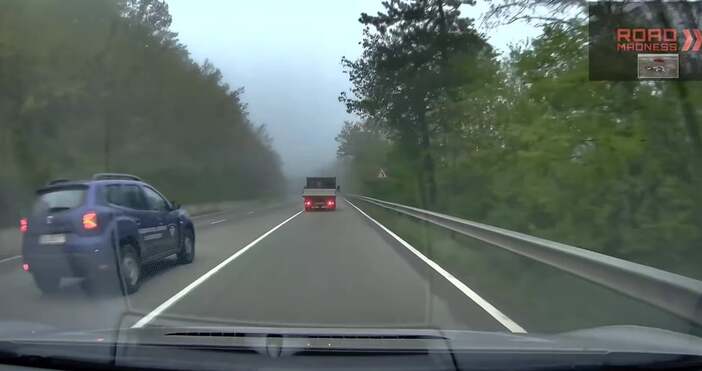 Шокиращо видео заснето на пътя Дупница Кюстендил показва как автомобил