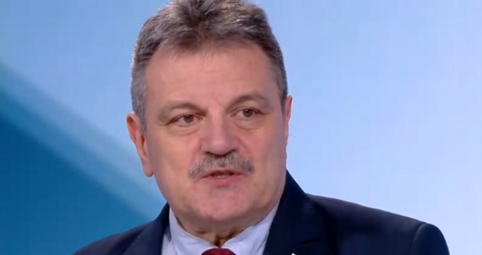 Депутатът от ПП ДБ Александър Симидчиев предвижда доста мръсна предизборна