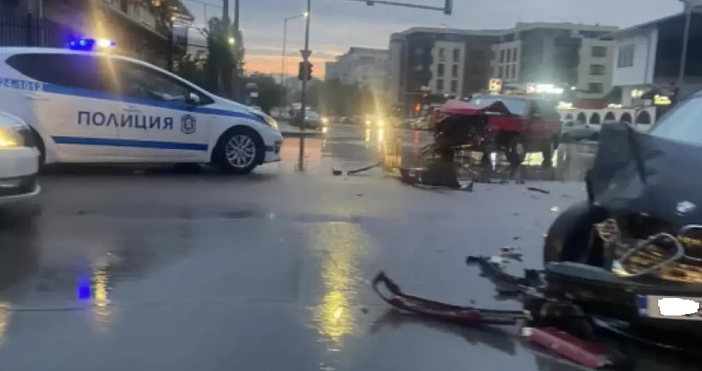 Инцидент на пътя в столицата Тежка катастрофа е станала на кръстовището